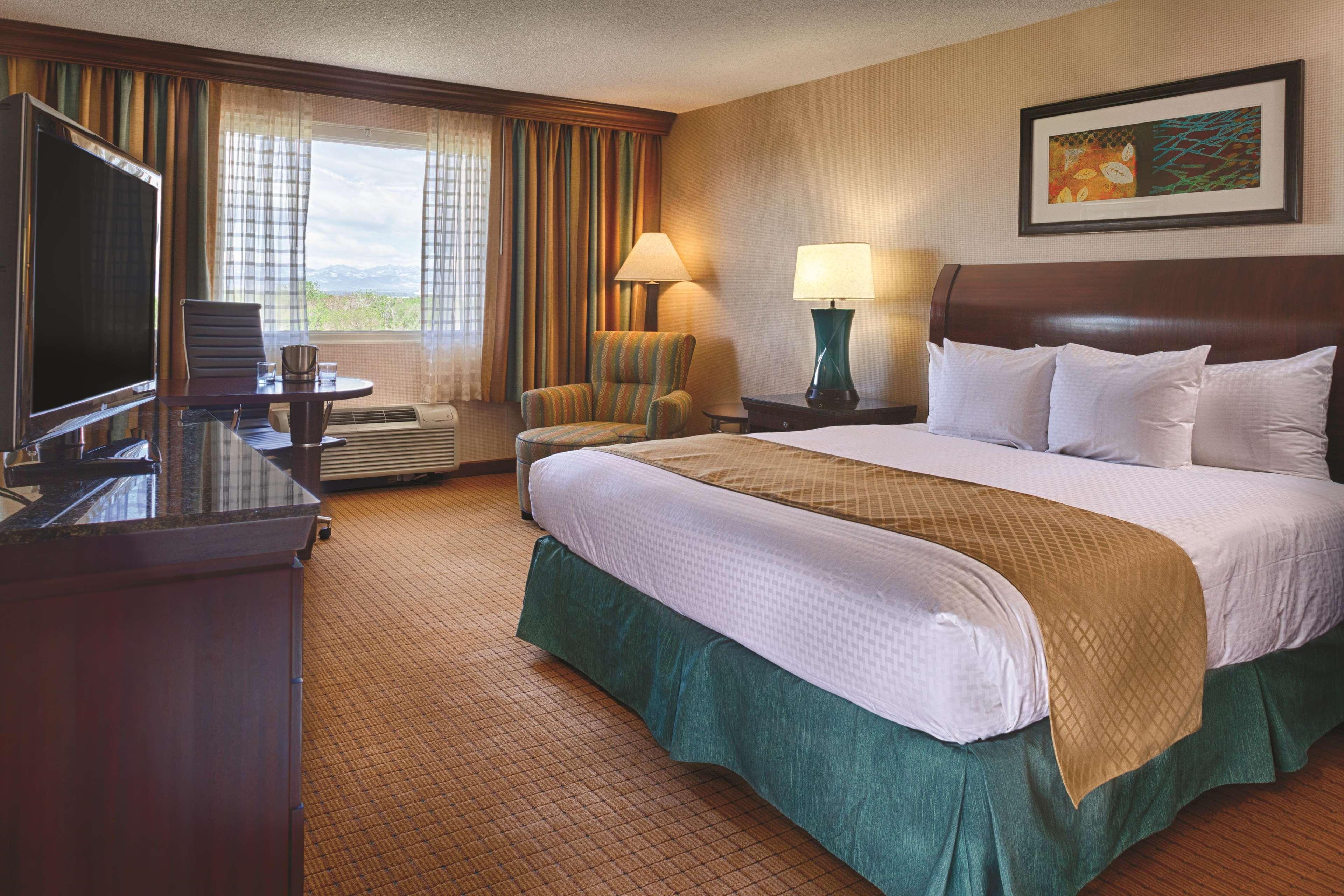 Doubletree By Hilton Hotel Denver Esterno foto