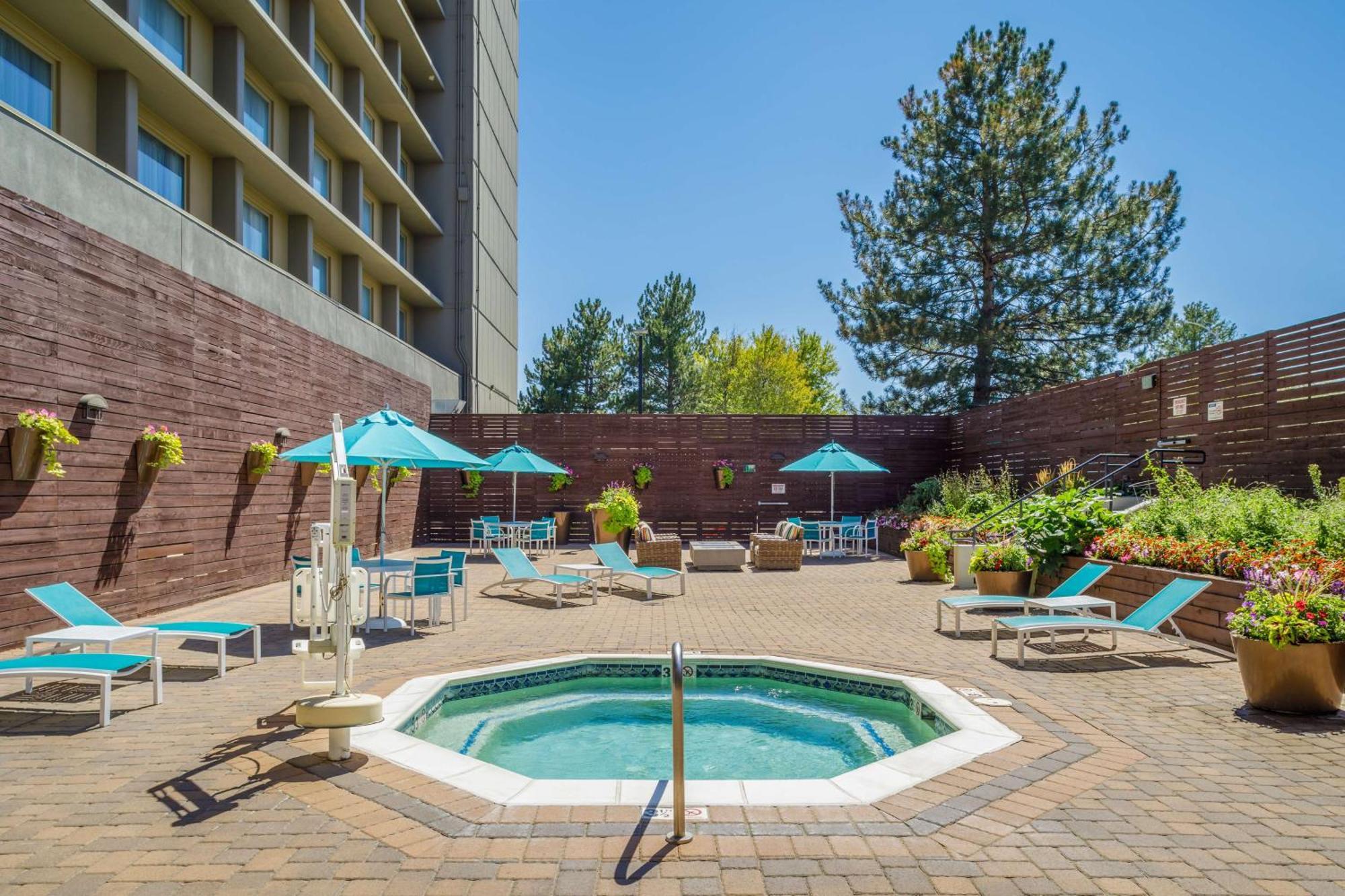 Doubletree By Hilton Hotel Denver Esterno foto